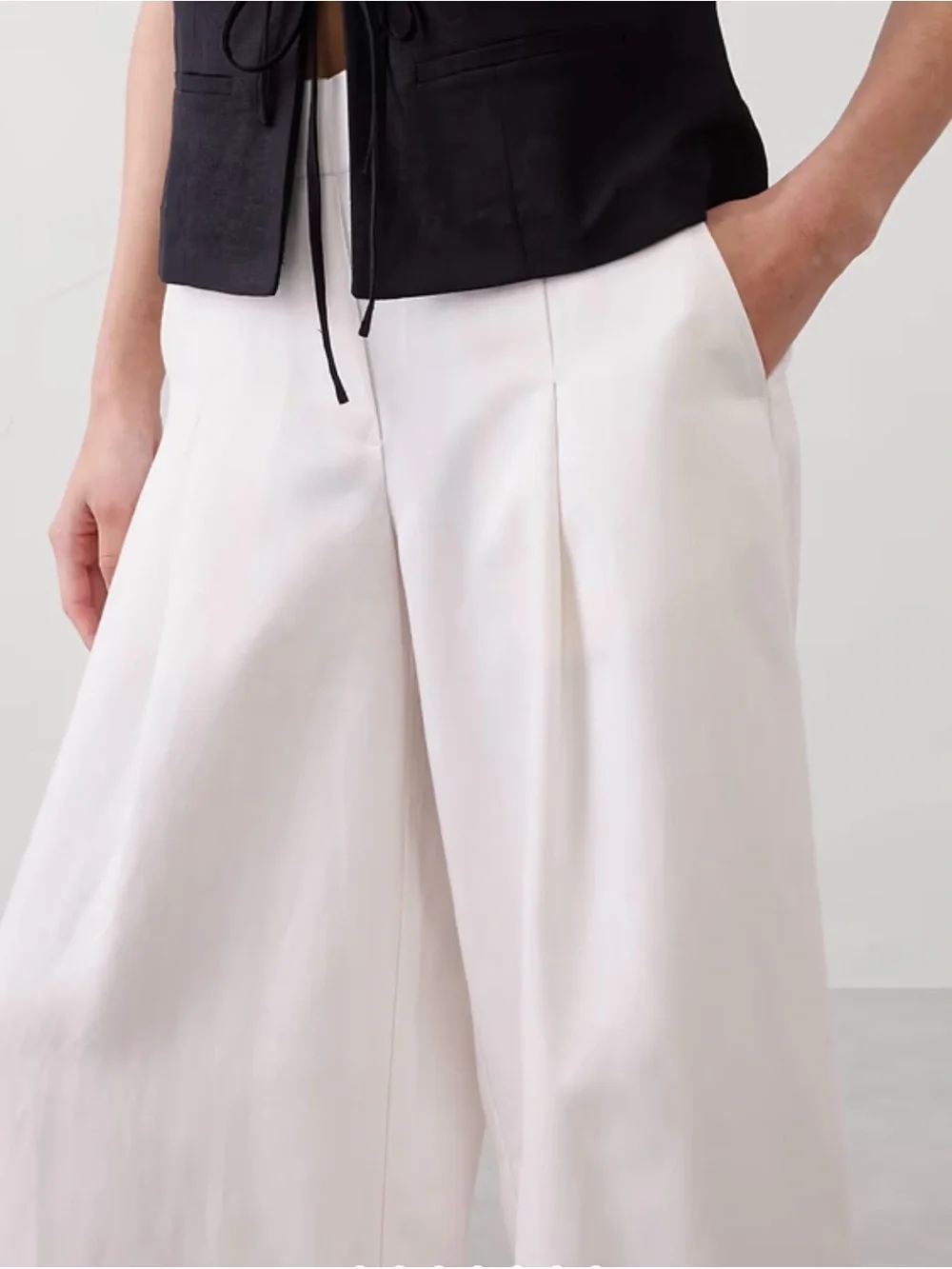 NWT Banana Republic WIDE-LEG MID-RISE PLEATED PULL-ON PANT